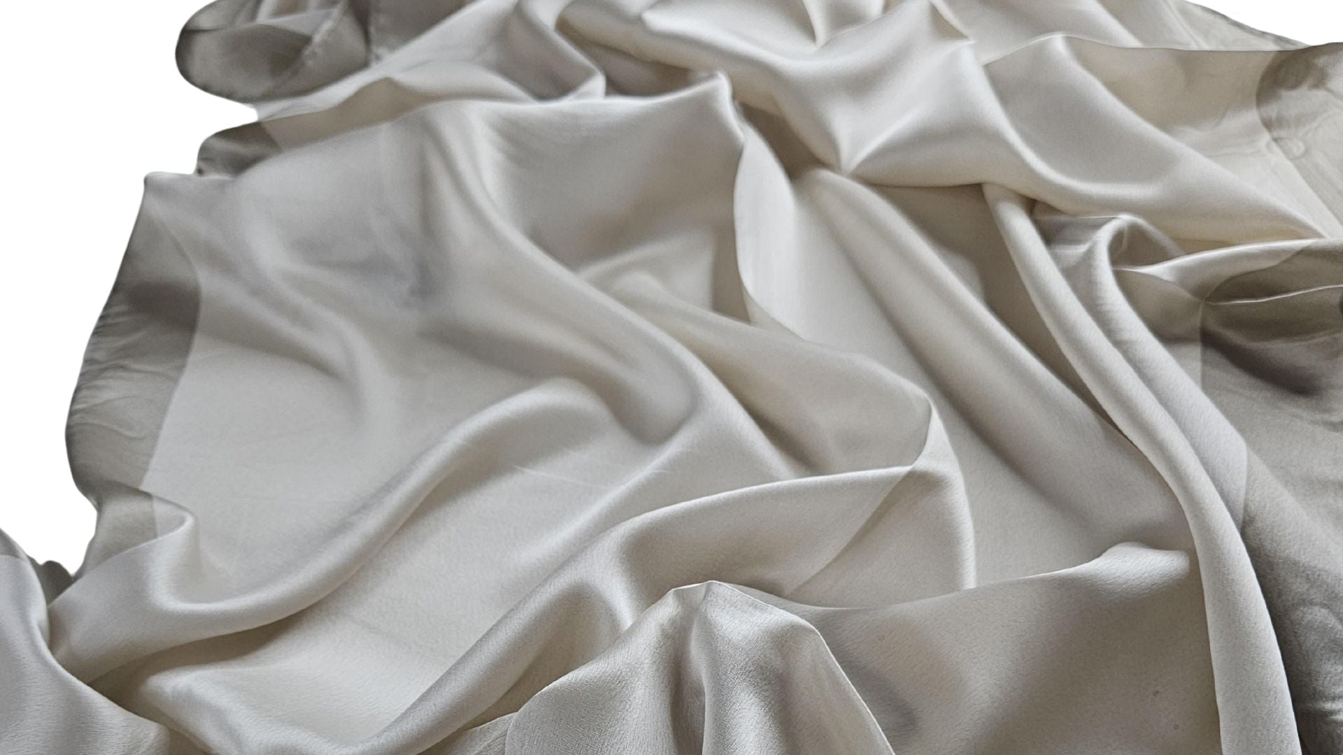 Krem Sade Şal – İnce ve Akışkan Dokuma