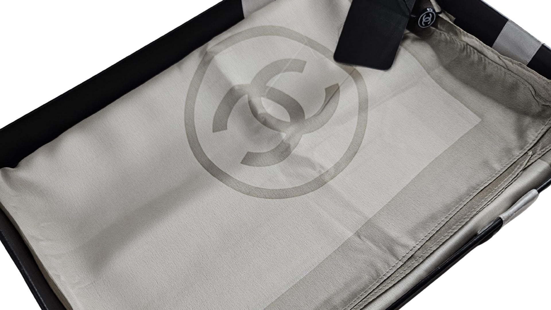 Krem Sade Şal – Minimal ve Yumuşak Dokuma