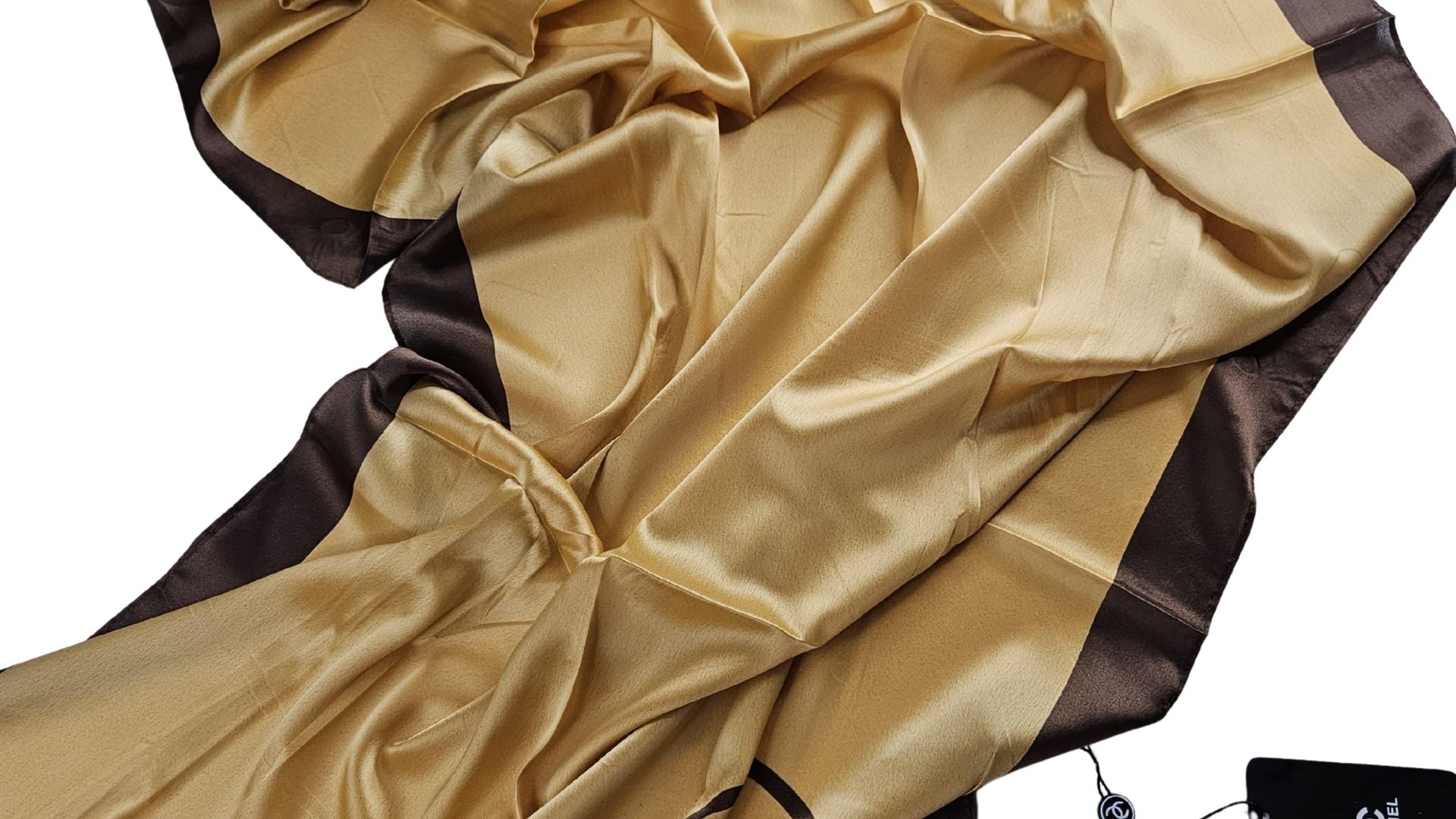 Altın Sarı Sade Şal – Akışkan Dokuma & Yumuşak Yüzey