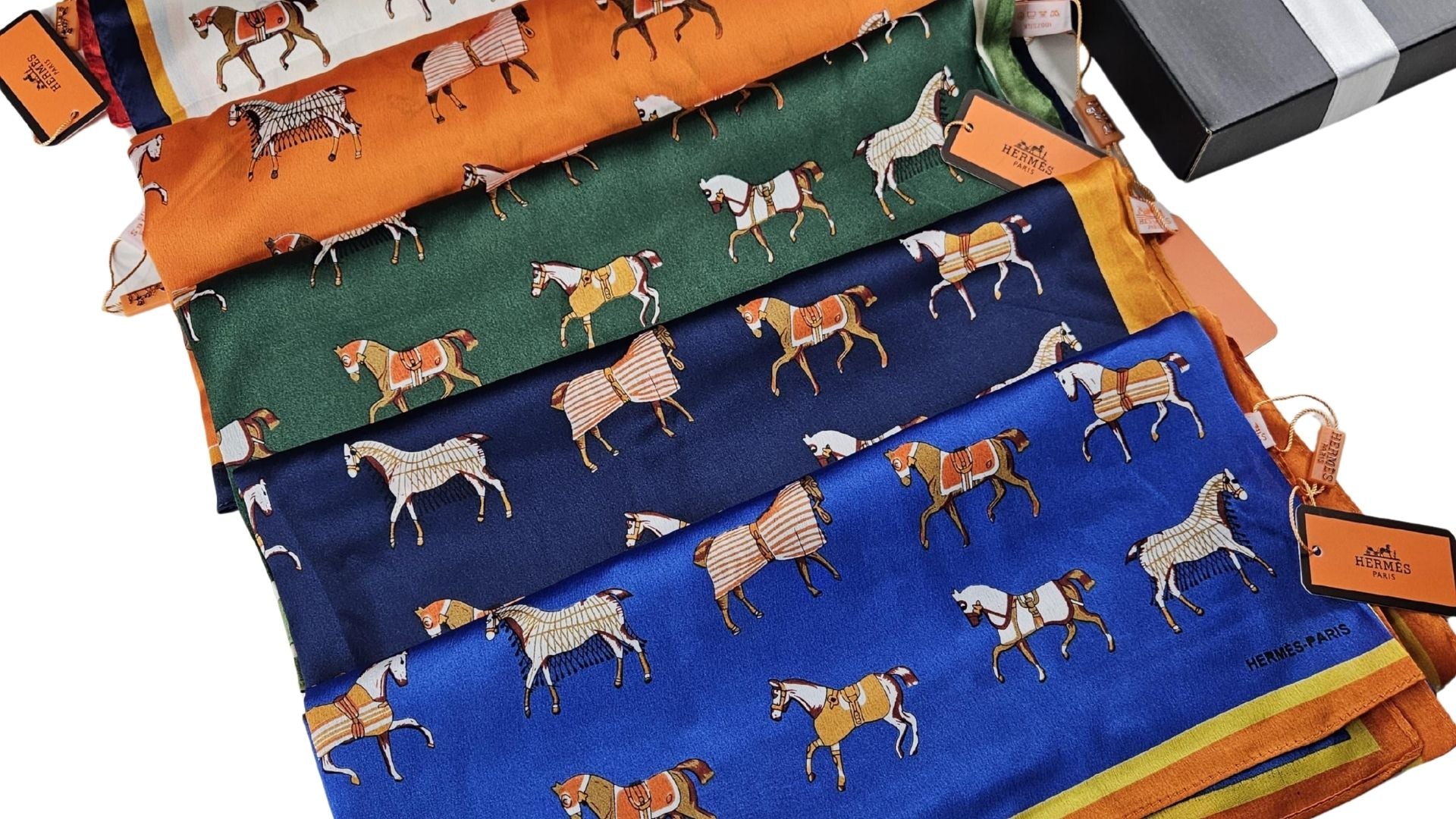 Renkli At Desenli Saten Şal – Canlı Tonlarda Modern Koleksiyon